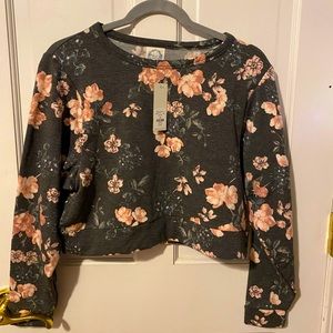 Grey cropped crew neck with floral design